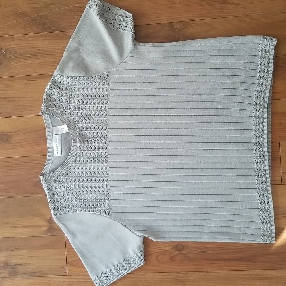 SIZE XL " ALFRED DUNNER GRAY KNIT  TOP